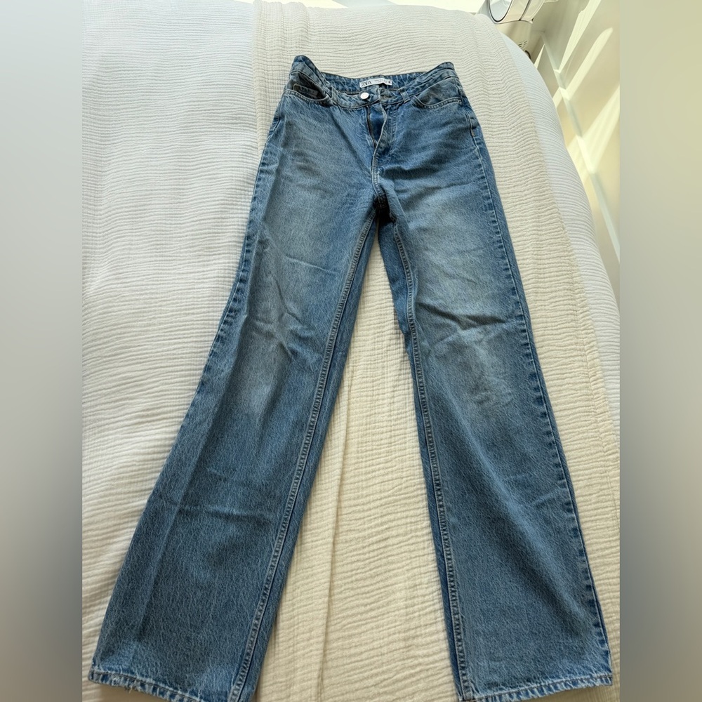Zara High Rise Wide Leg Jeans | Light Wash Denim | Size 2 / 24